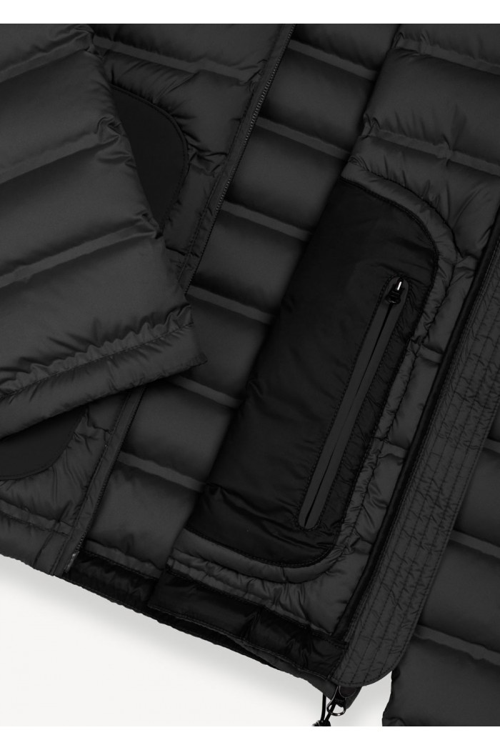 Seamless quilted down jacket with smooth inserts