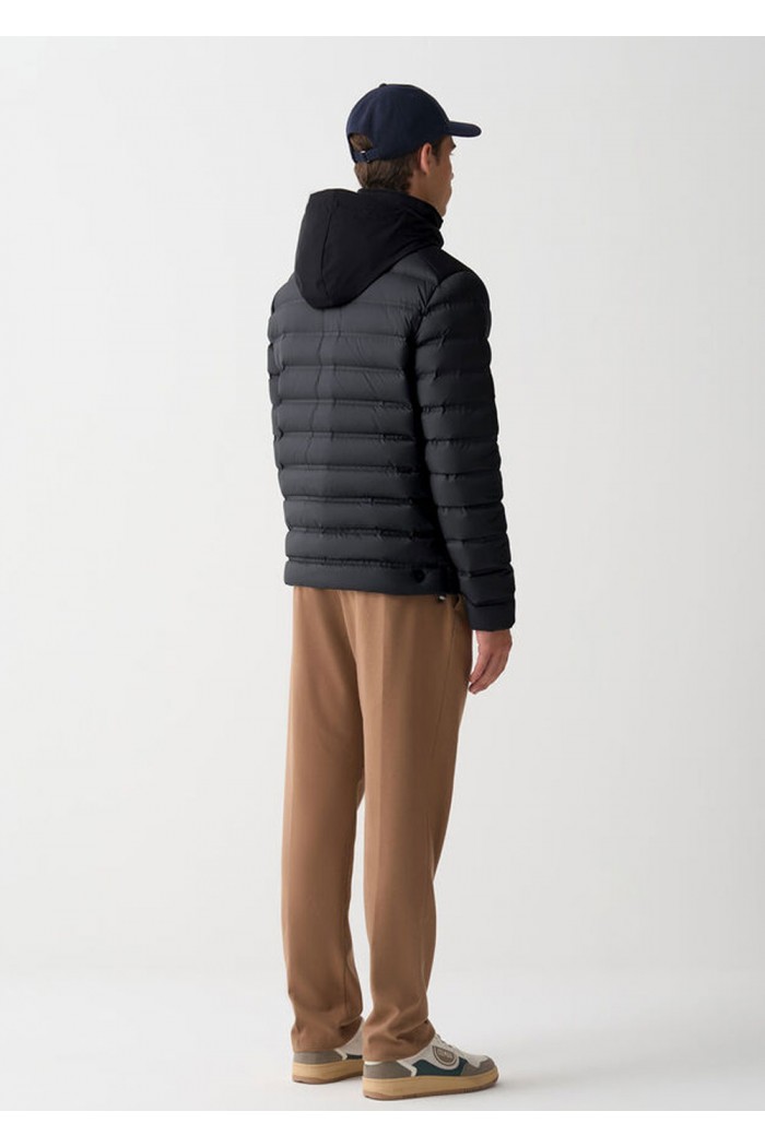 Seamless down jacket with removable hood