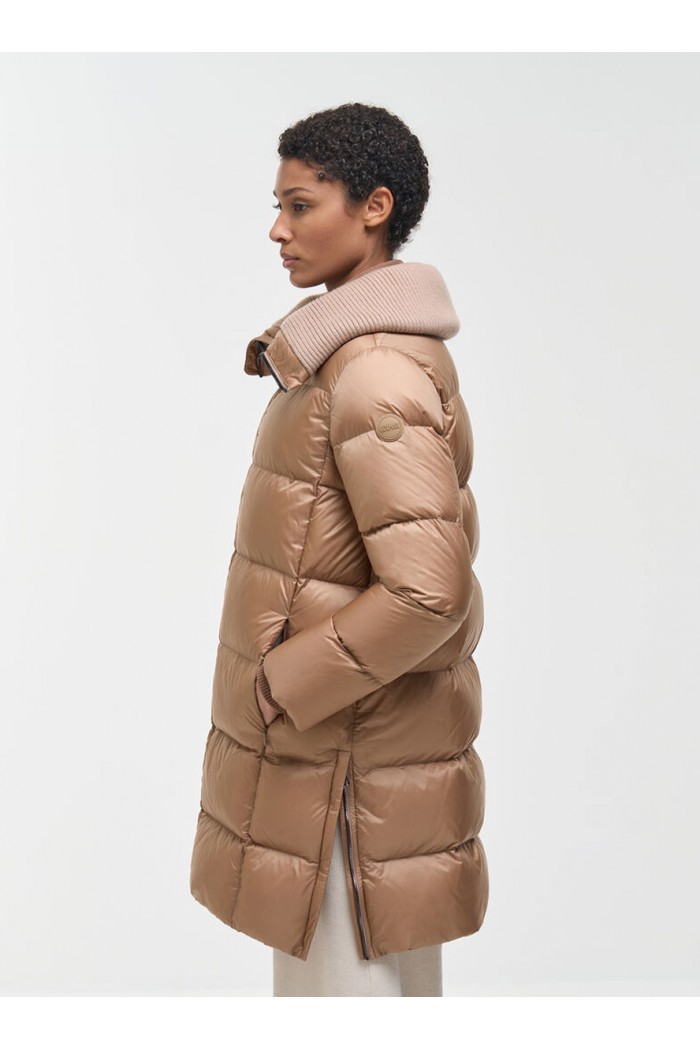 Long down jacket with wide collar