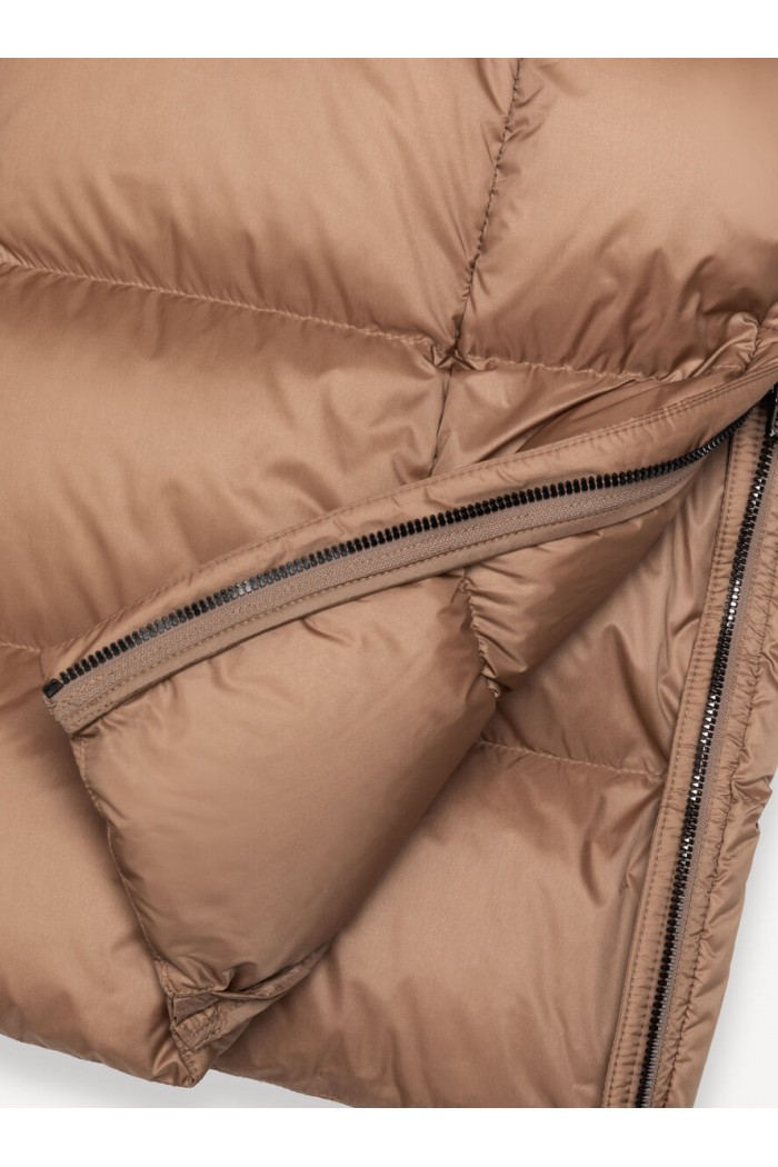 Long down jacket with wide collar