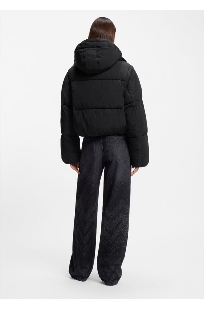 Water-repellent padded jacket with detachable sleeves and scarf Water-repellent padded jacket with detachable sleeves and scarf