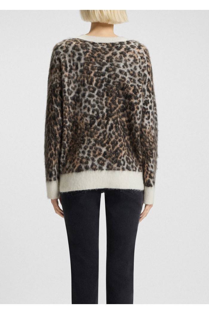 Loose-fit knitted sweater with leopard jacquard