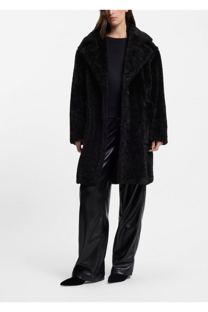 Teddy coat with adjustable collar