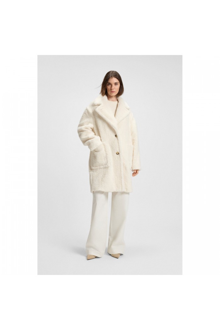 Teddy coat with adjustable collar