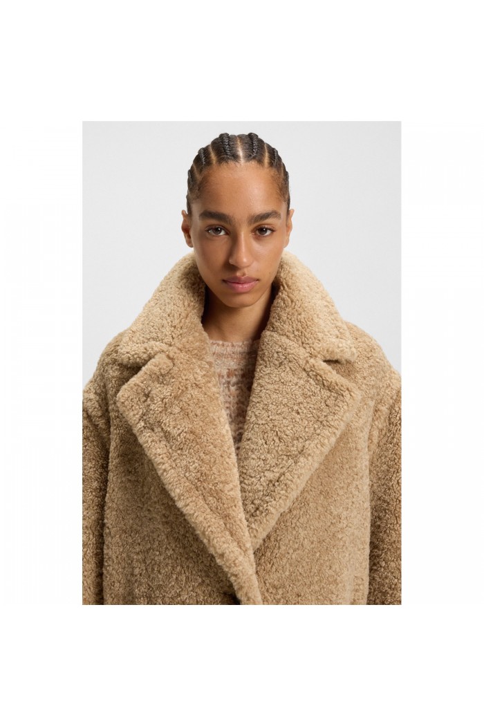 Teddy coat with adjustable collar