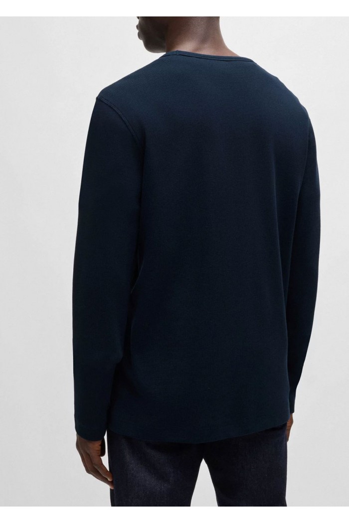 Cotton-blend T-shirt with waffle structure