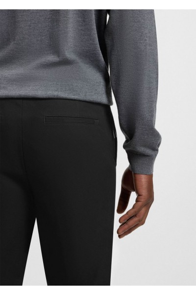 Slim-fit pants in a stretch-cotton Black