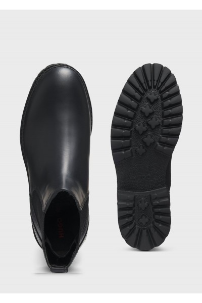 Leather Chelsea boots with embossed logo