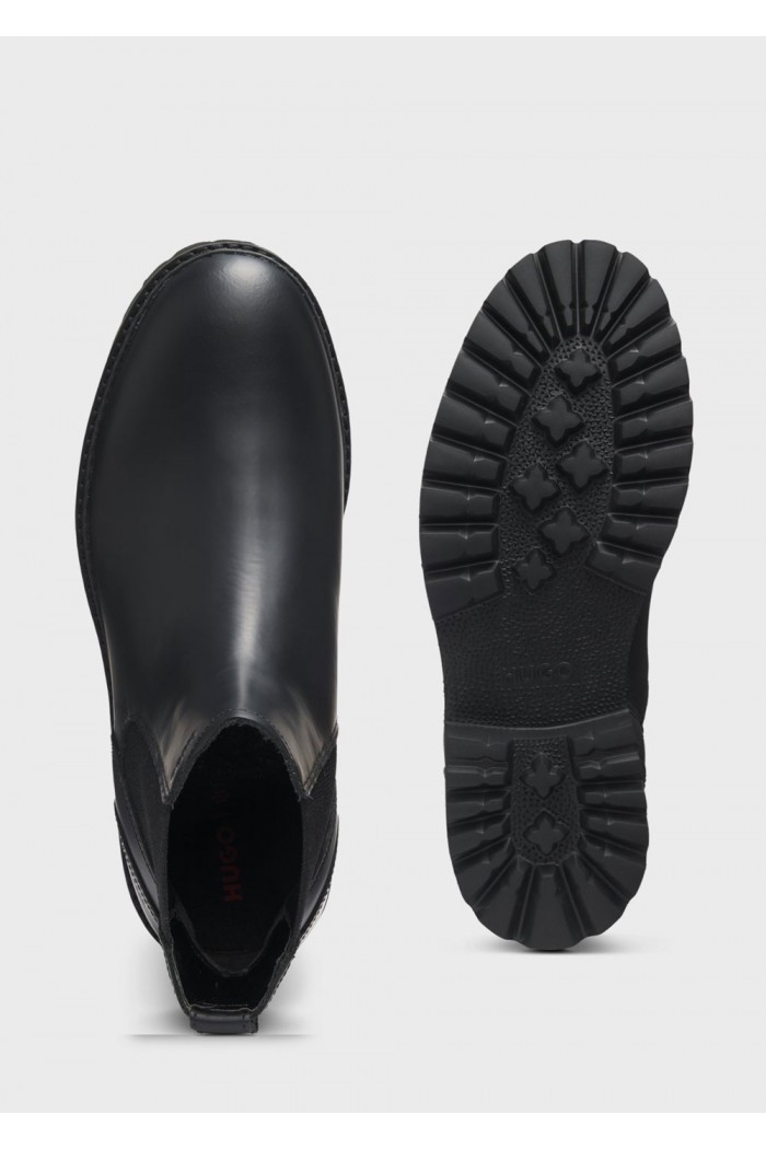 Leather Chelsea boots with embossed logo