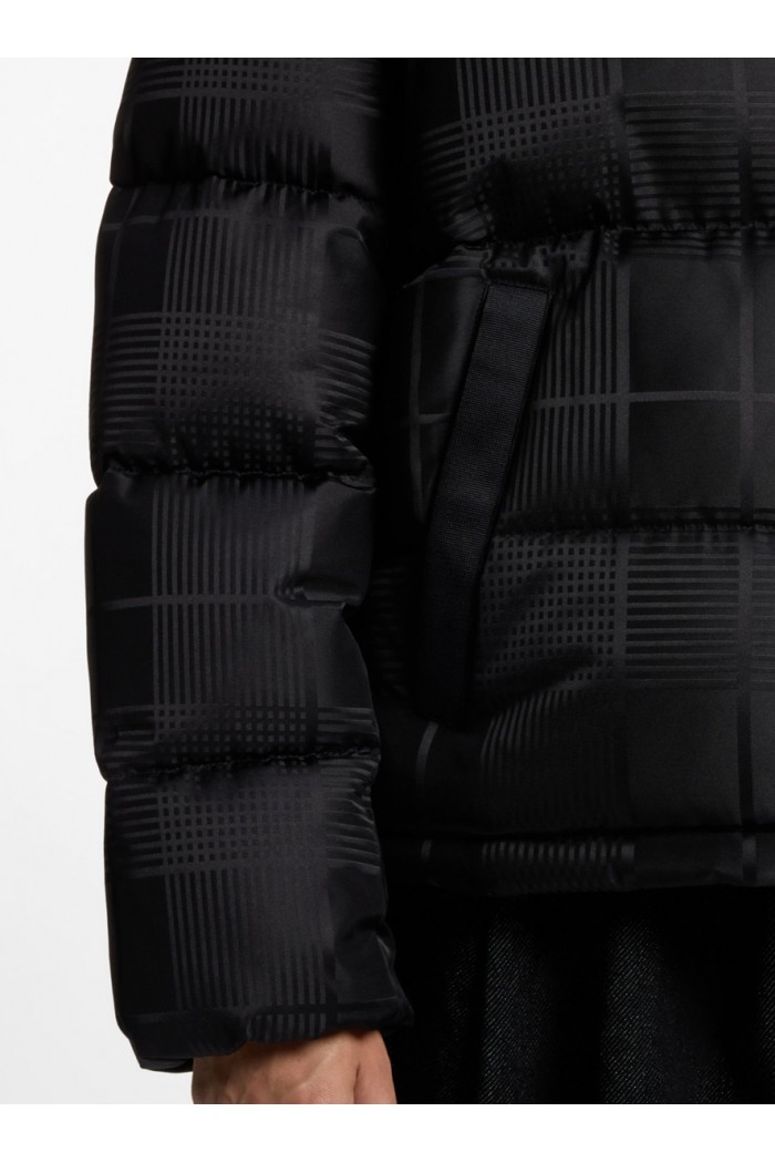 Water-repellent puffer jacket