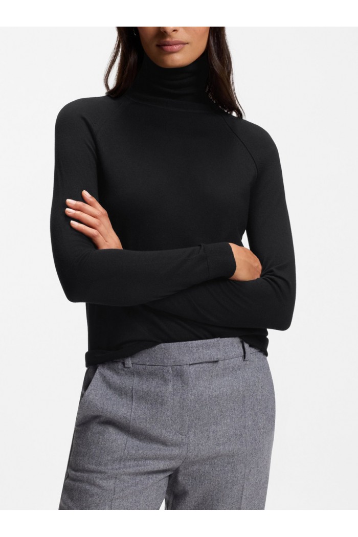 Slim-fit rollneck sweater in extra-fine merino wool Slim-fit rollneck sweater in extra-fine merino wool