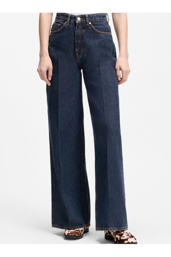 Wide-leg jeans in blue denim with front pleats Wide-leg jeans in blue denim with front pleats