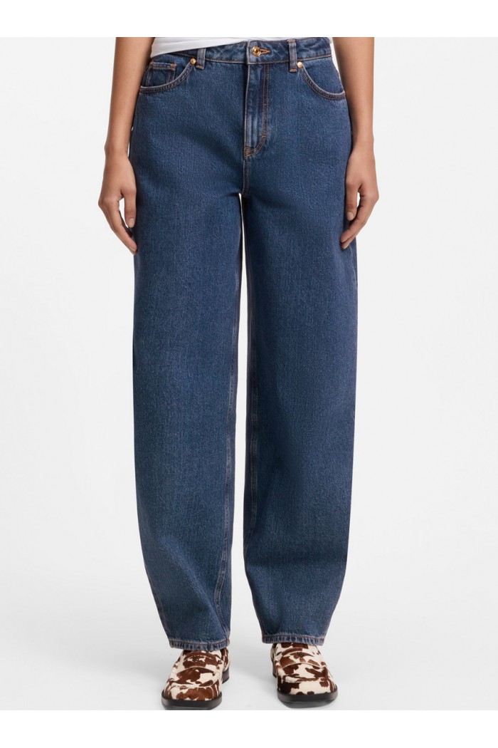 Barrel-leg jeans in blue Japanese denim Barrel-leg jeans in blue Japanese denim