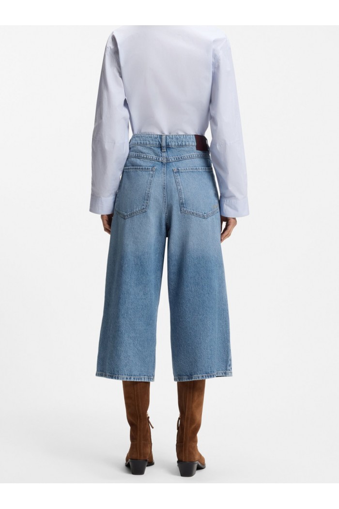 Mid-rise cropped jeans in relaxed fit Mid-rise cropped jeans in relaxed fit