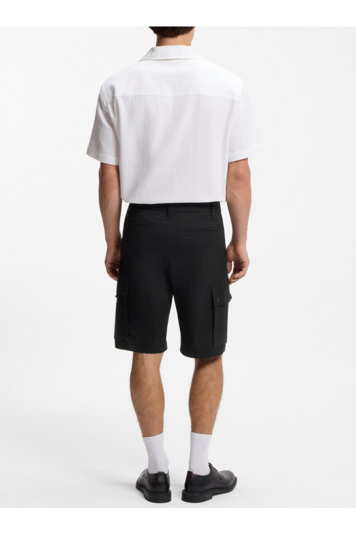 Stretch-cotton cargo shorts with pleat front