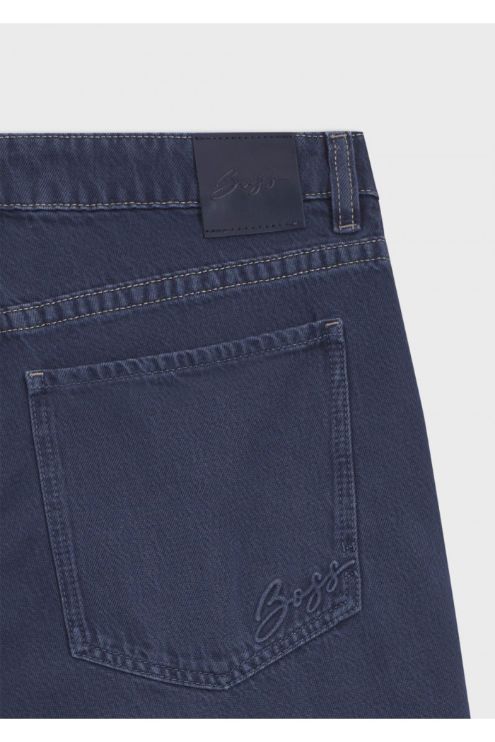 Relaxed-fit jeans with wide leg