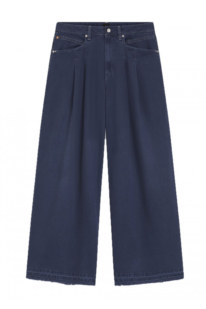 Relaxed-fit jeans with wide leg