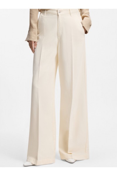 Wide-leg jeans in cream denim with front crease