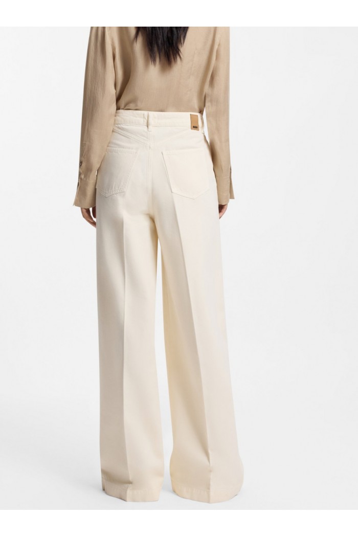Wide-leg jeans in cream denim with front crease
