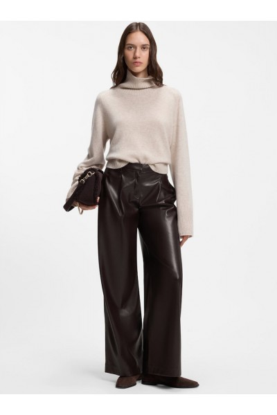 Wide-leg pants in faux leather