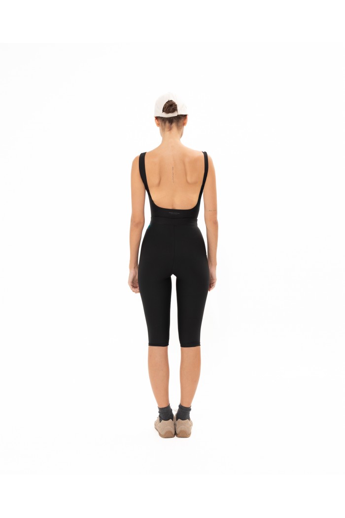 BLACK ACTIVE CAPRI PANTS