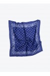 WHITE T-SHIRT WITH BLUE BANDANA