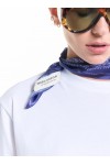 WHITE T-SHIRT WITH BLUE BANDANA