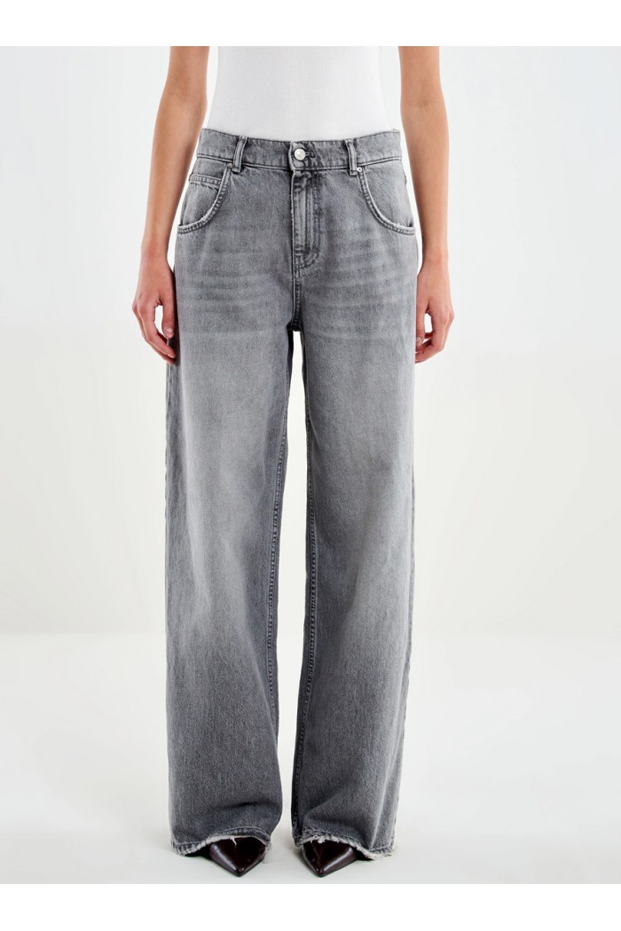 Icon Mia Baggy Jeans