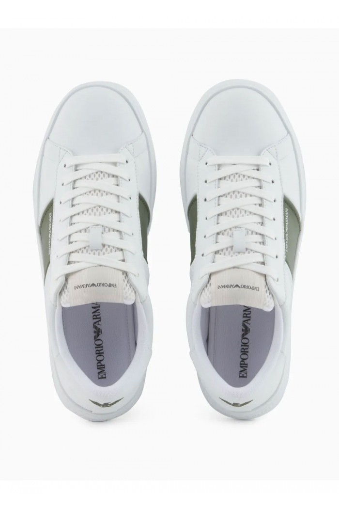 Leather sneakers with contrasting stripe