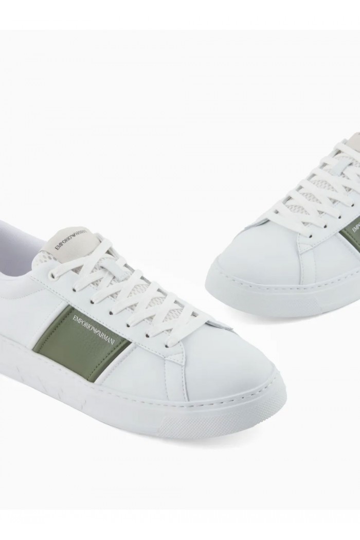 Leather sneakers with contrasting stripe