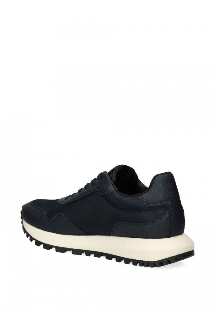 logo-appliqué panelled sneakers