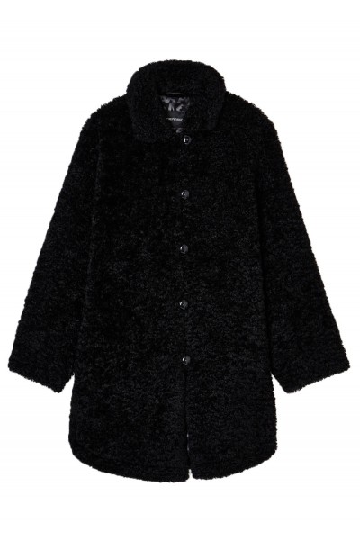 Oversized coat in bouclé faux fur