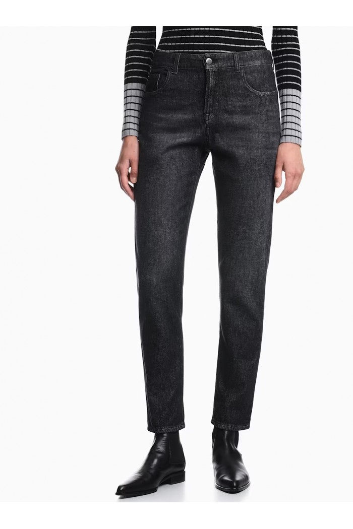 Slim-fit denim jeans with five pockets and a used look