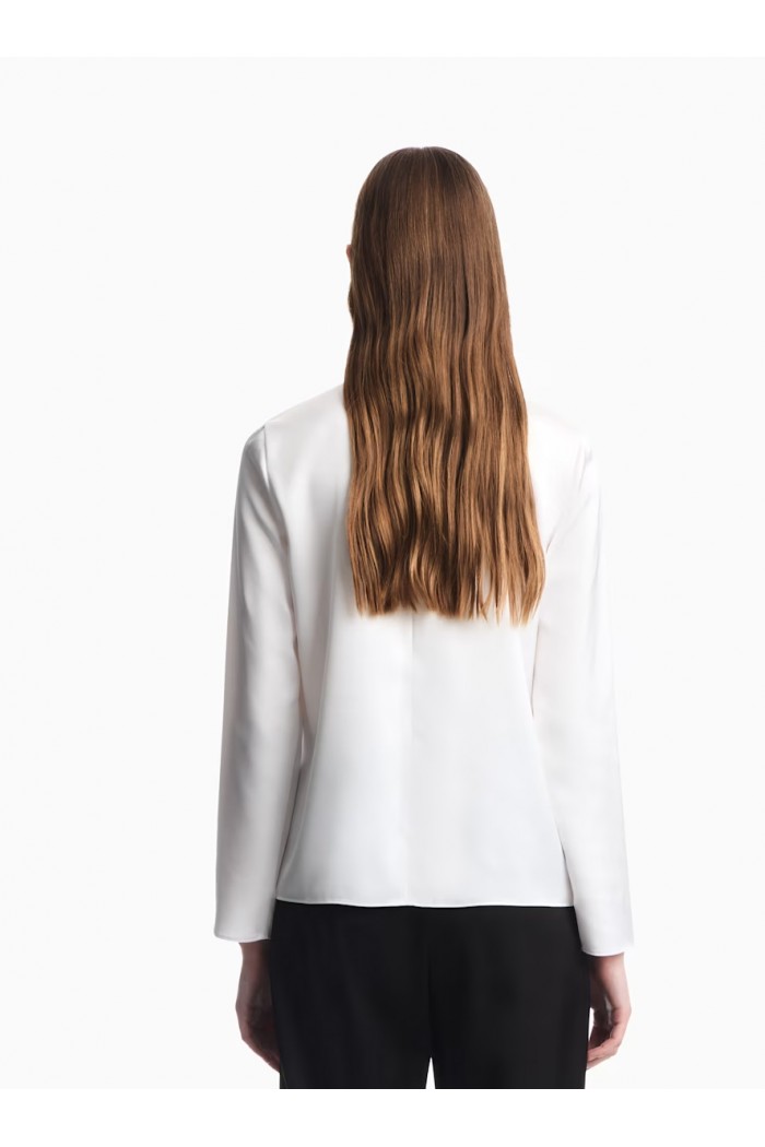 Unlined shirt in techno twill with back zipper and hook