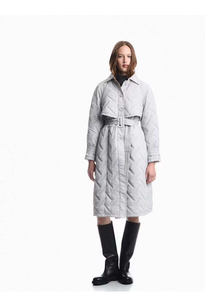 Long quilted light nylon coat with a hood and belt
