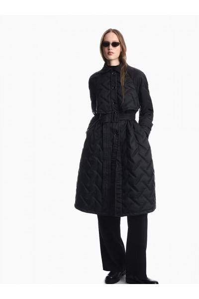 Long quilted light nylon coat with a hood and belt