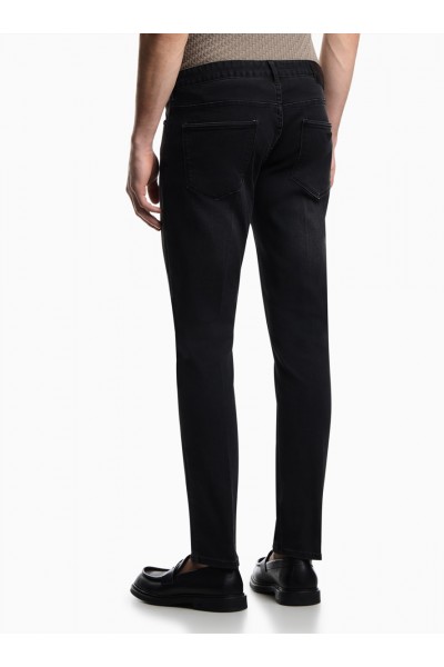 J06 slim-fit extra comfort denim jeans
